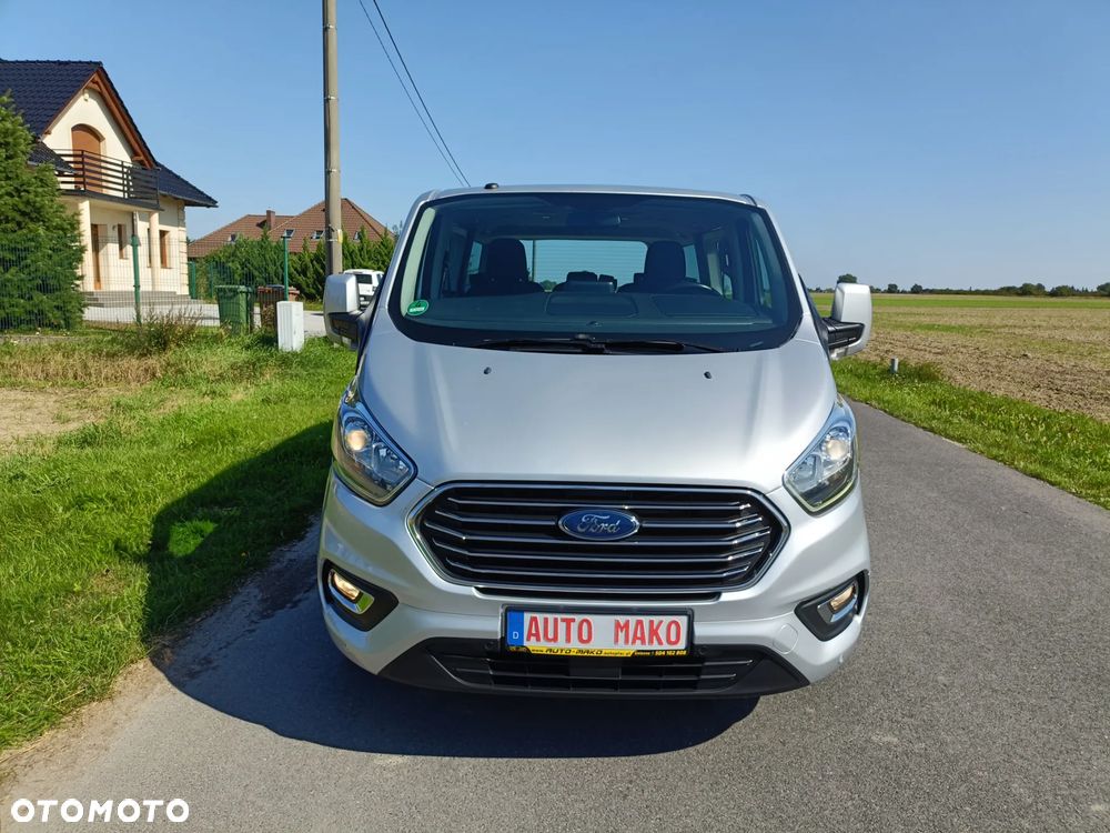 Ford Tourneo Custom - 30