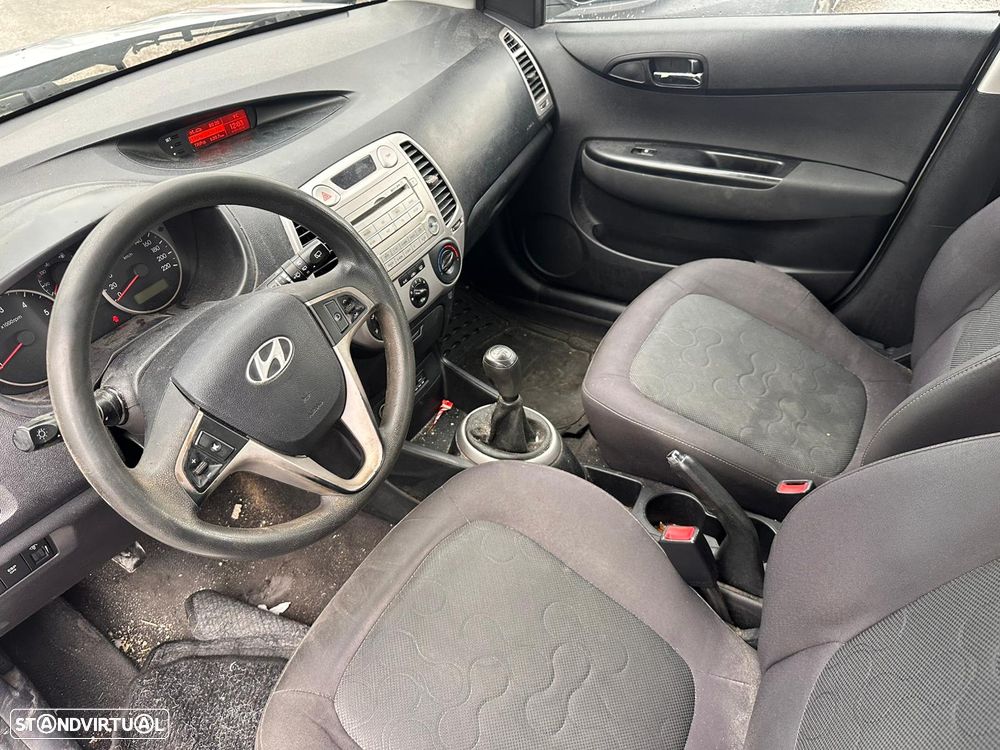 HYUNDAI i20 I Hatchback (PB) 1.4 CRDi Diesel 75 cv  55 kW 2008 - 2012 D4FC para peças - 2