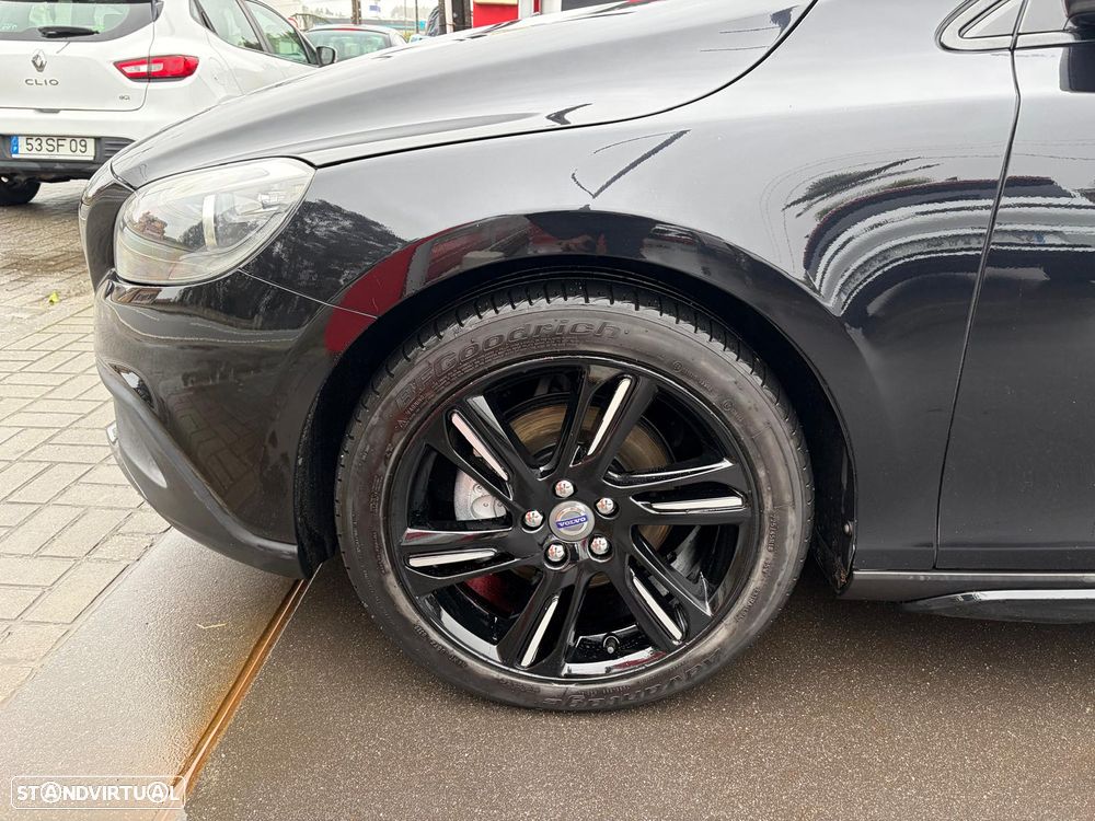 Volvo V40 Cross Country D2 Momentum - 17