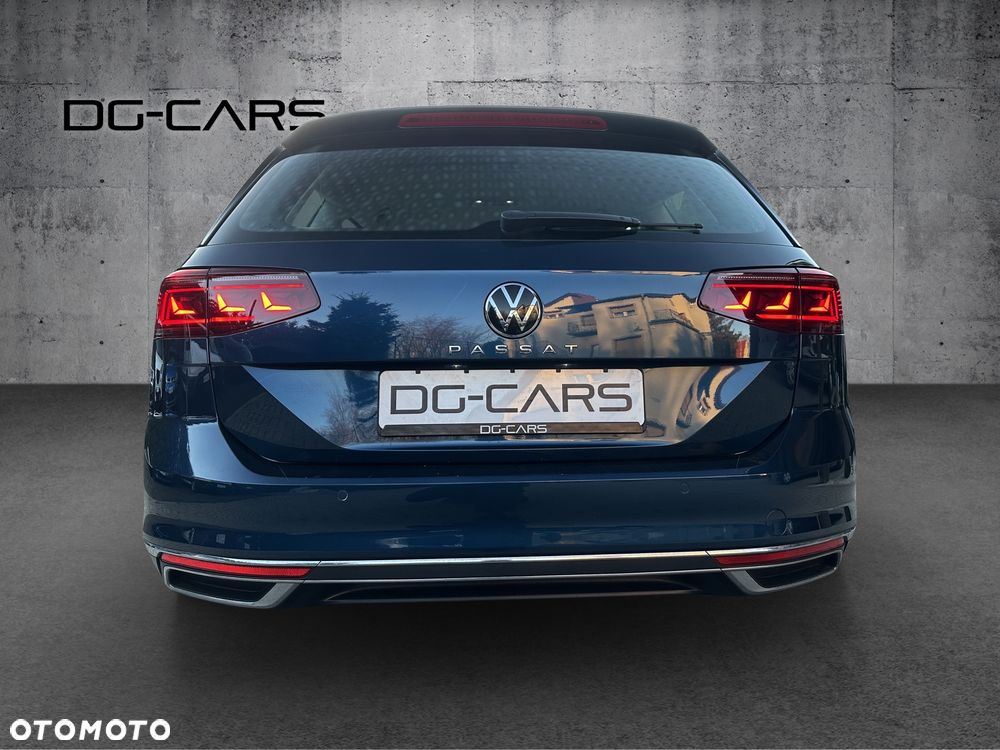Volkswagen Passat Variant 2.0 TDI SCR DSG Elegance - 8