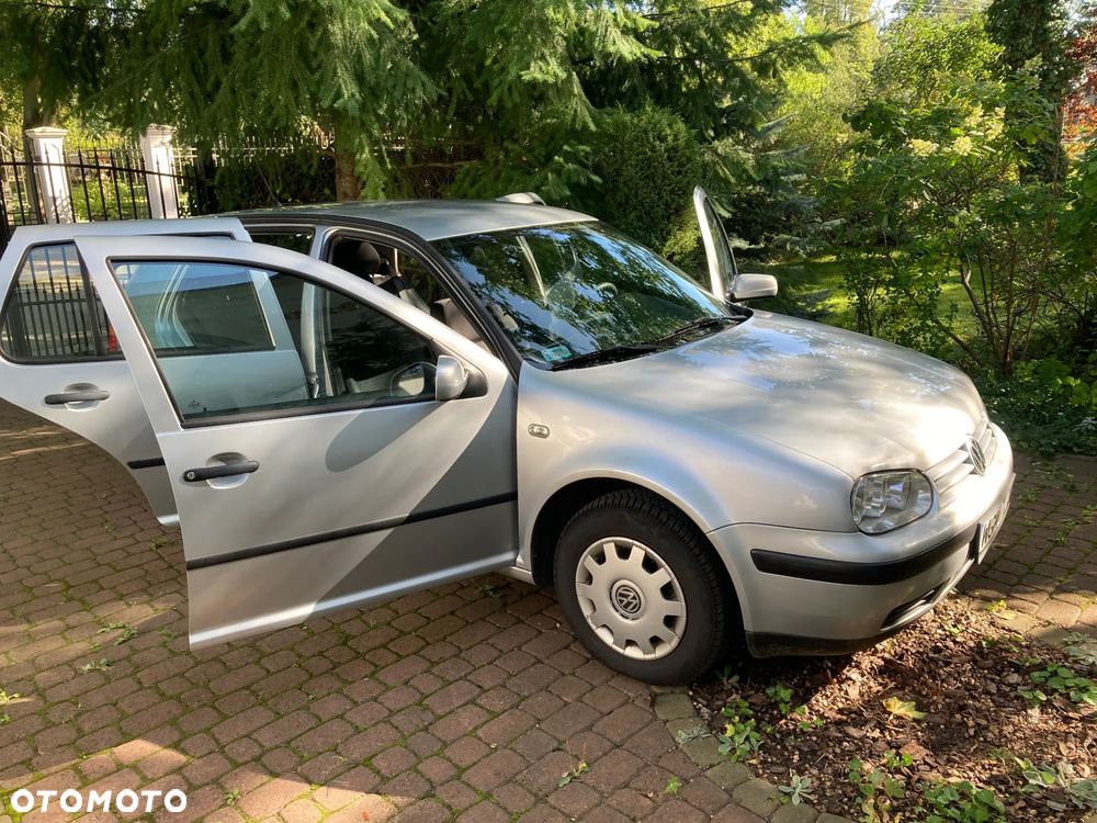 Volkswagen Golf 1.6 Basis - 2