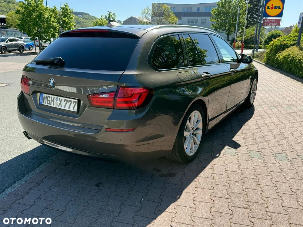 BMW Seria 5 525d xDrive - 6