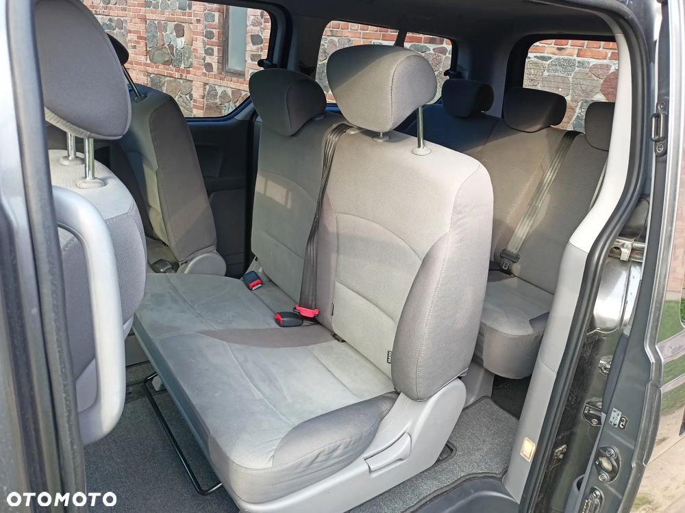 Hyundai H-1 - 12