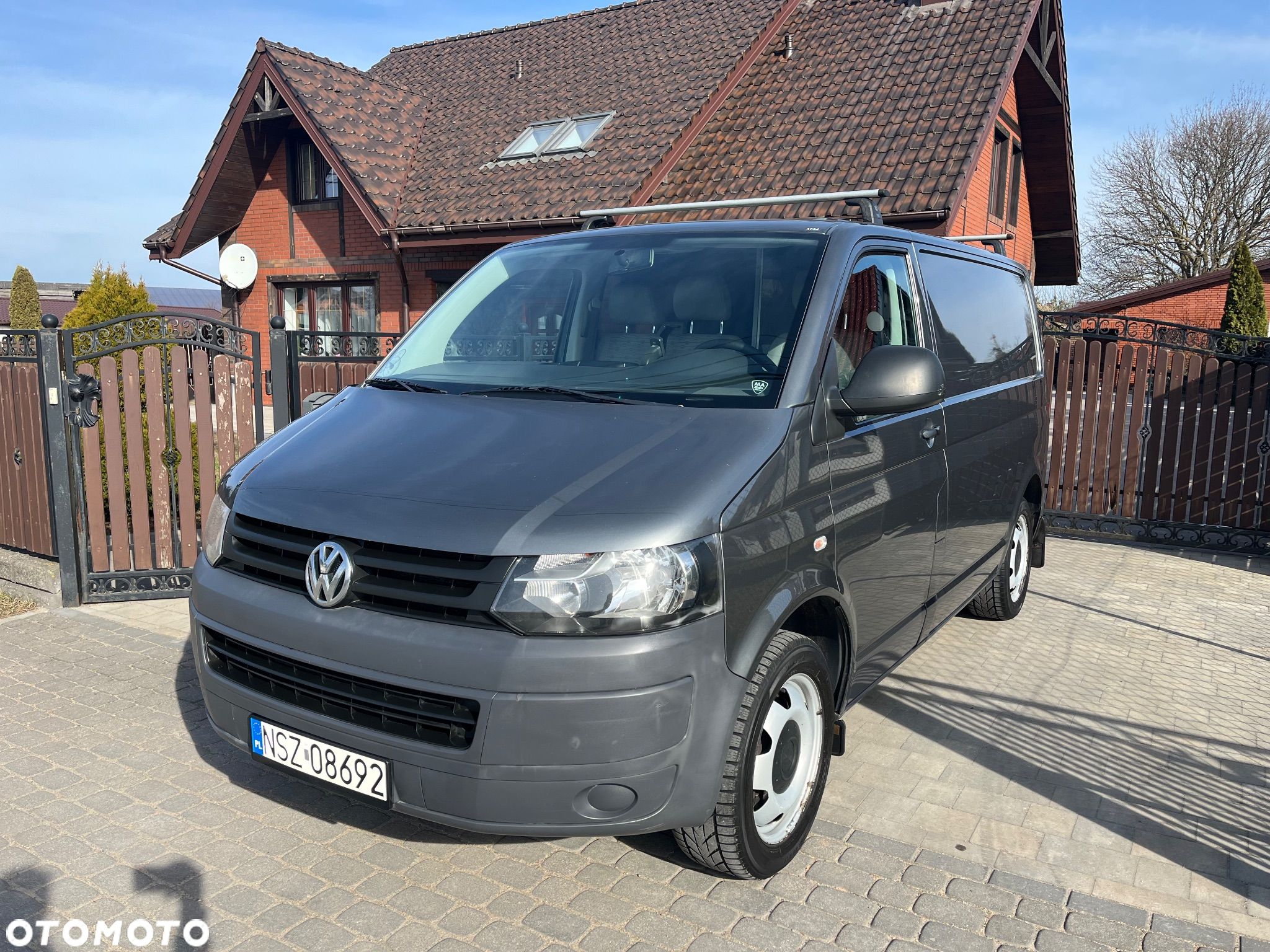 Volkswagen Transporter - 1