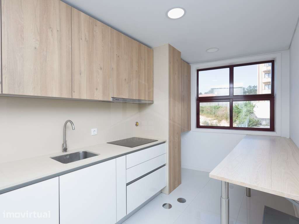 Apartamento T2+1 com garagem Box - Valadares - Grande imagem: 2/23