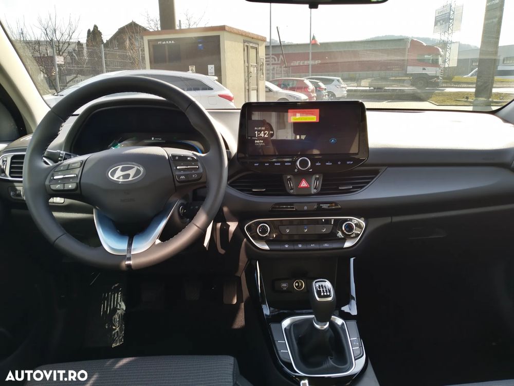 Hyundai i30 1.5 96CP M/T Comfort - 3