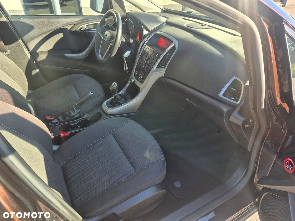 Opel Astra 1.4 Turbo - 11