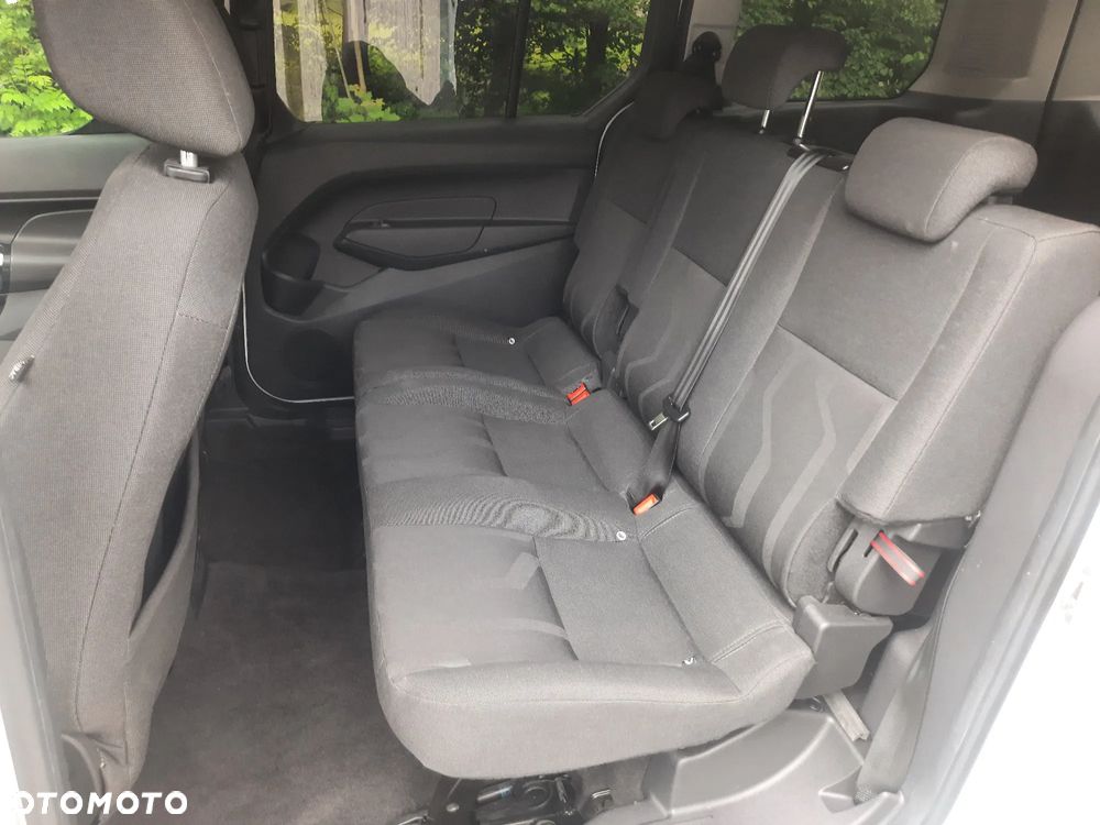 Ford Tourneo Connect Grand - 19
