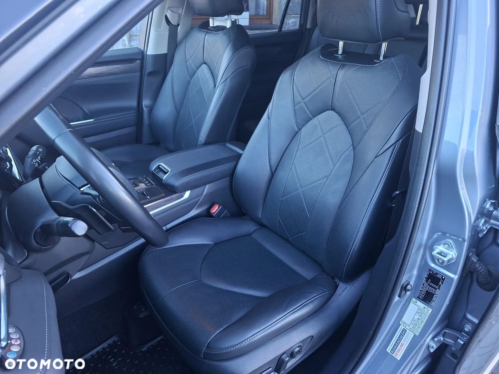 Toyota Highlander 2.5 Hybrid Executive - 23
