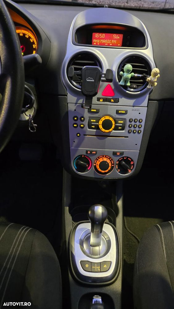 Opel Corsa 1.2i Easytronic Cosmo - 6