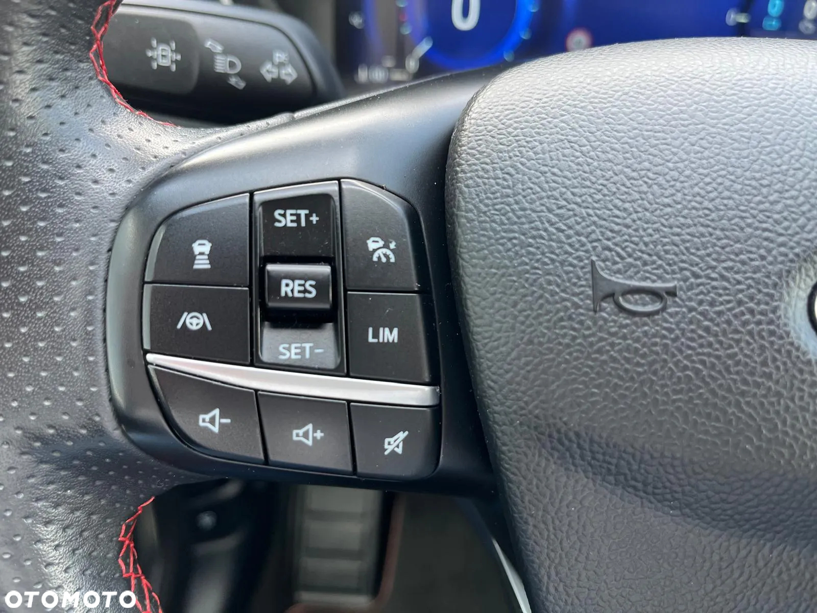 Ford Kuga - 9