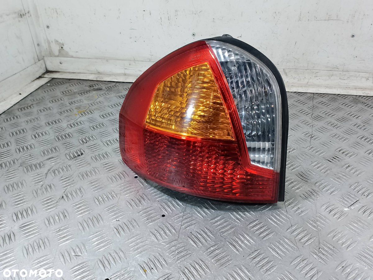 LAMPA TYLNA LEWA HYUNDAI TUCSON LIFTBACK - 1