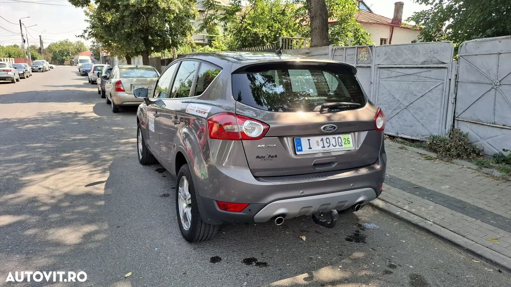 Ford Kuga 2.0 TDCi Powershift 4WD Titanium - 4