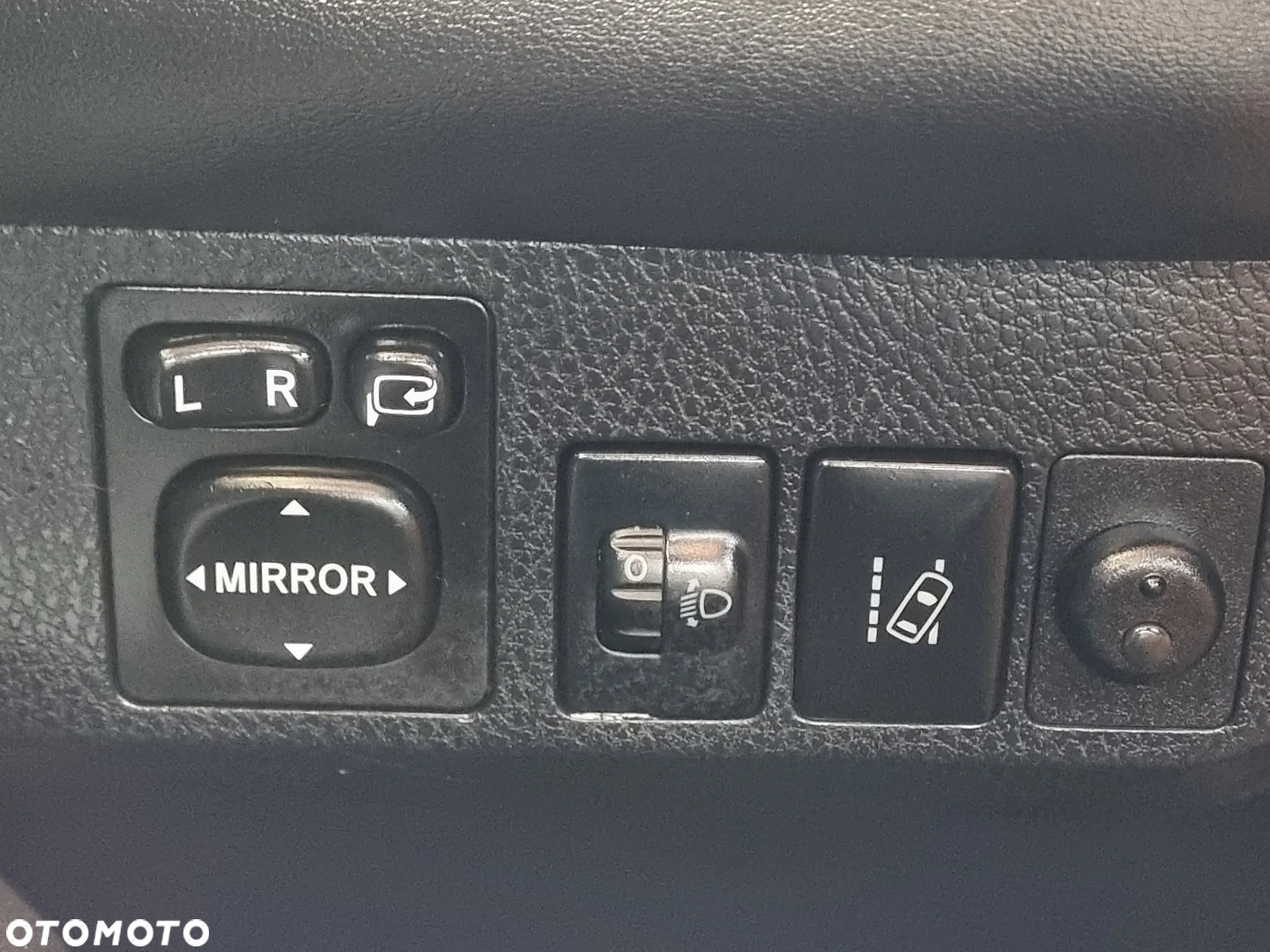 Toyota RAV4 2.0 D-4D Premium 4x2 - 17