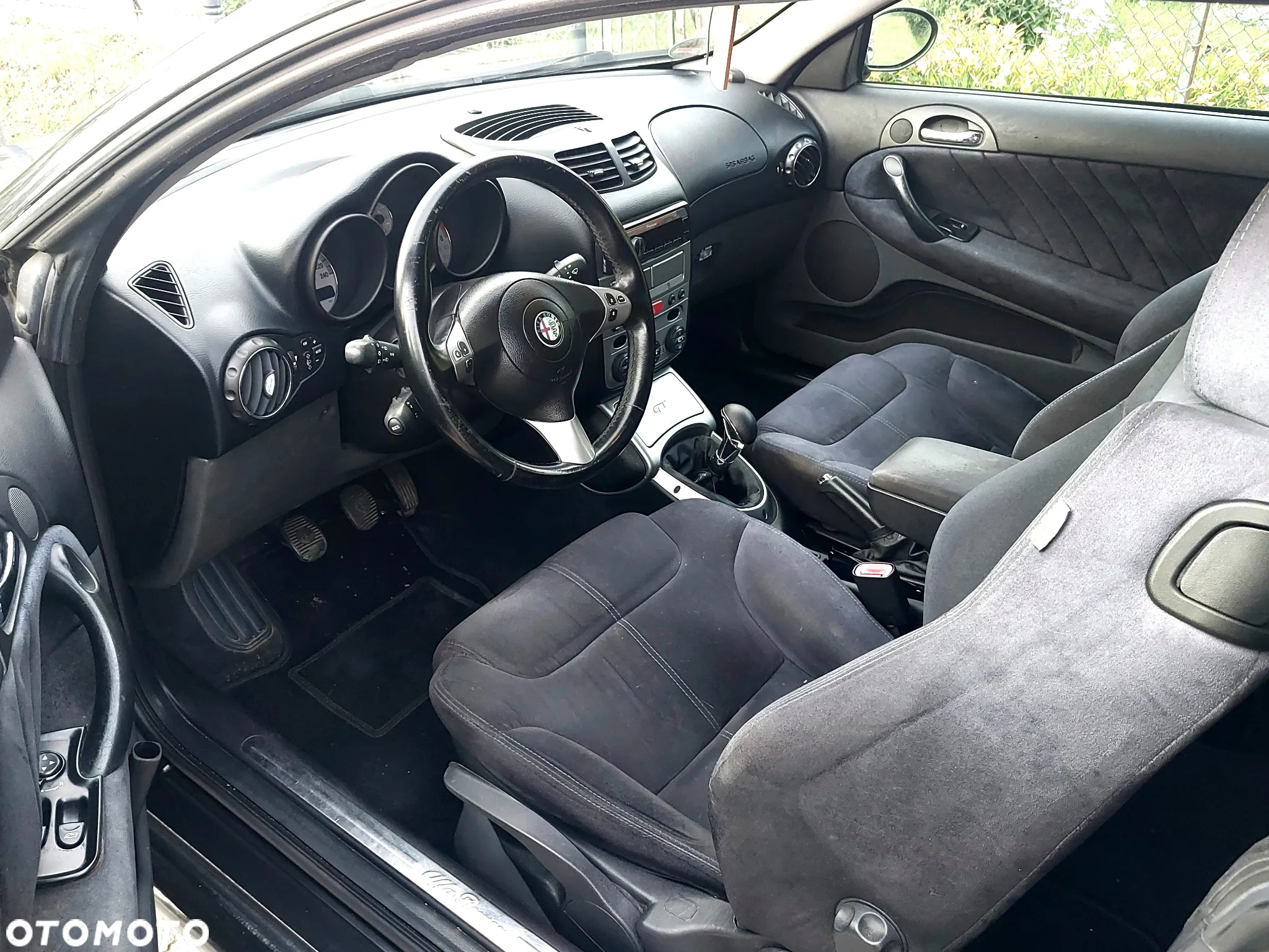 Alfa Romeo GT 2.0 JTS Distinctive - 3