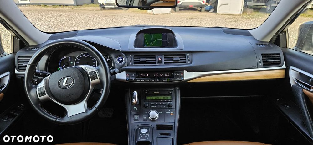 Lexus CT 200h Prestige - 36