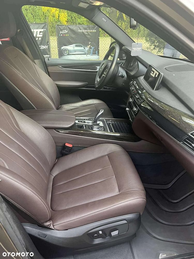 BMW X5 xDrive35i - 12