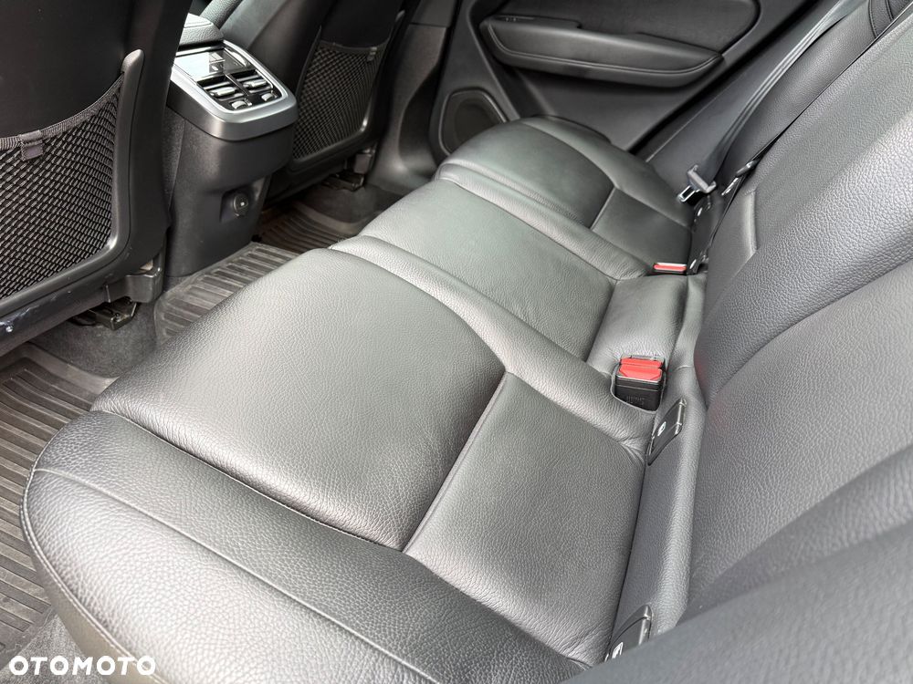 Volvo XC 60 B4 D AWD Geartronic Inscription - 41