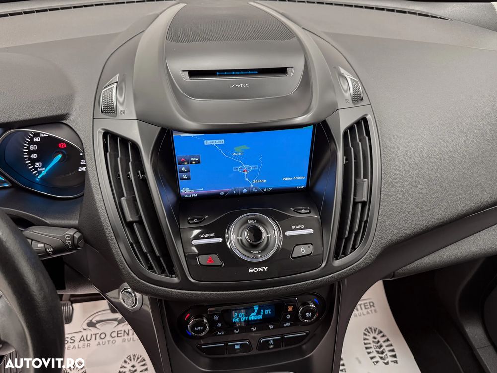 Ford Kuga 1.5 EcoBoost 2x4 Titanium - 28
