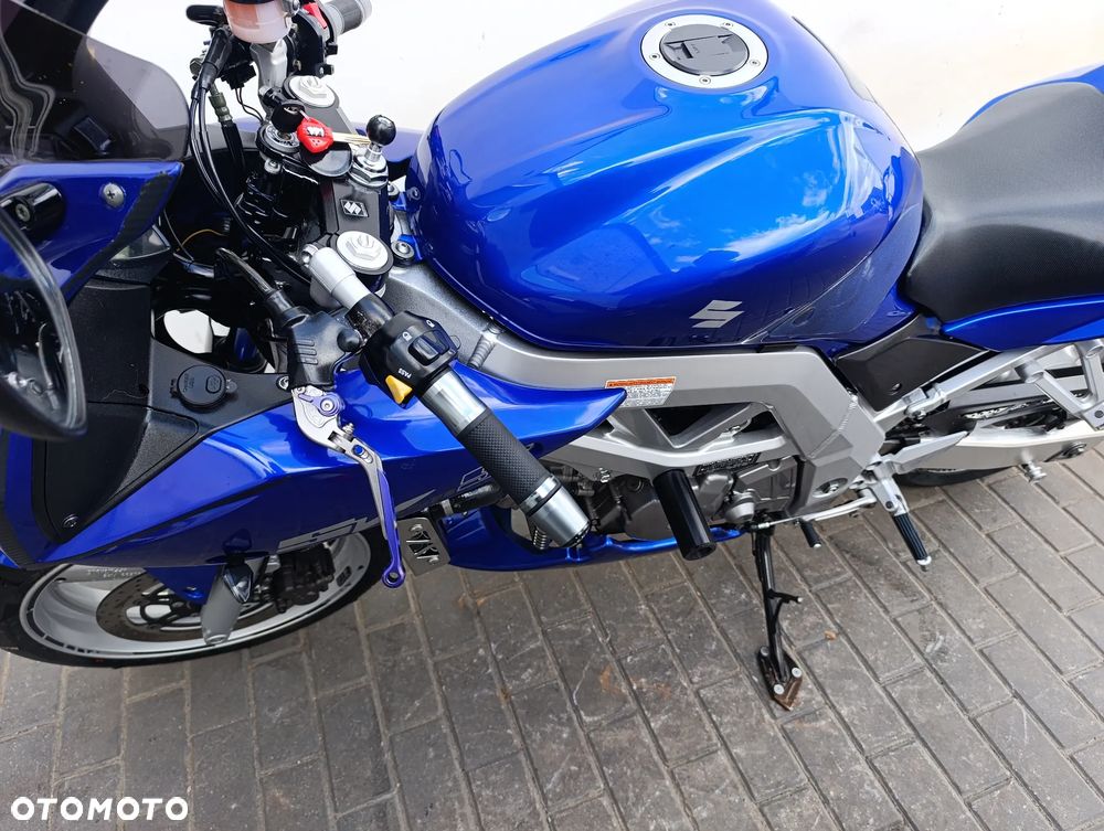 Suzuki SV - 12