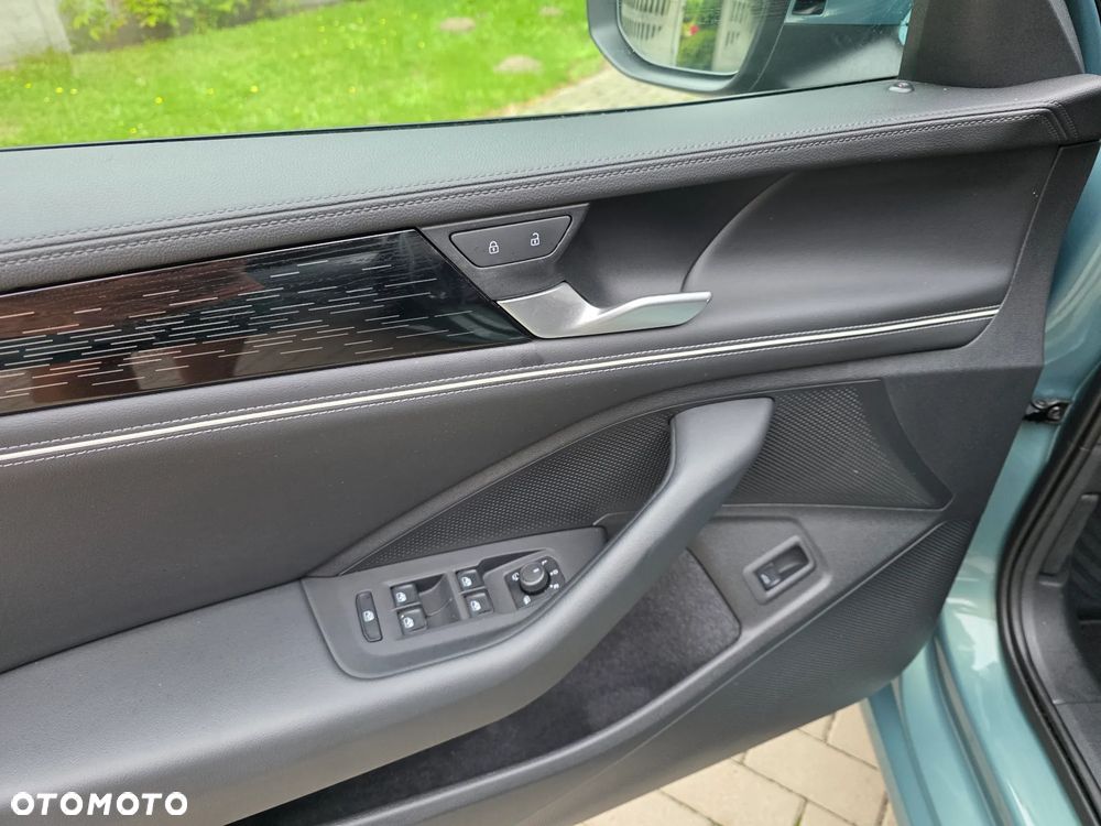 Volkswagen Passat - 11