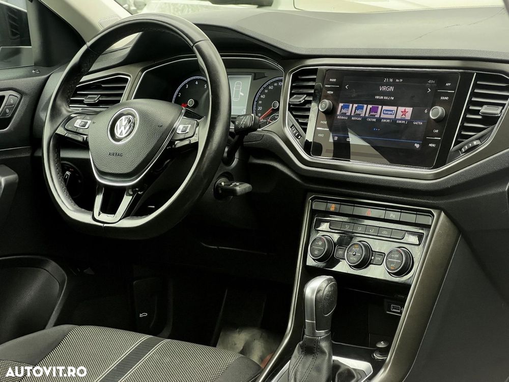 Volkswagen T-Roc - 8