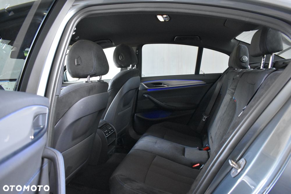 BMW Seria 5 520d M Sport sport - 22