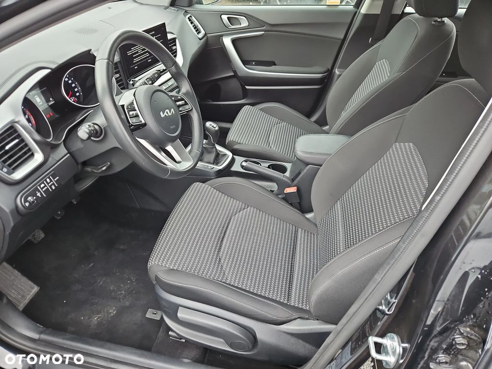 Kia Ceed 1.5 T-GDI M - 9