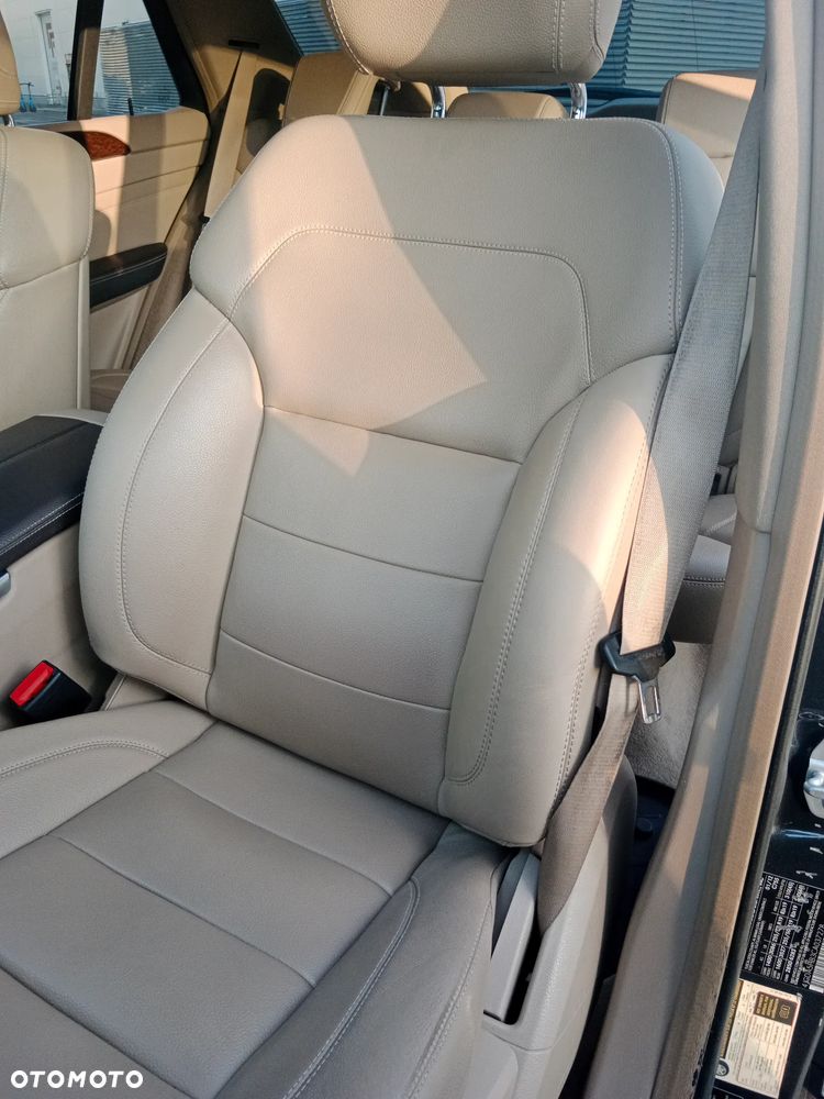 Mercedes-Benz ML - 13