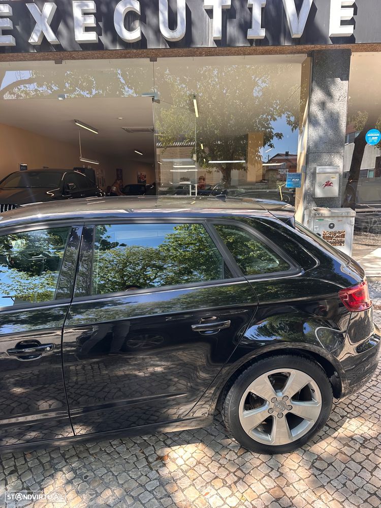 Audi A3 Sportback 1.6 TDI S tronic sport - 4