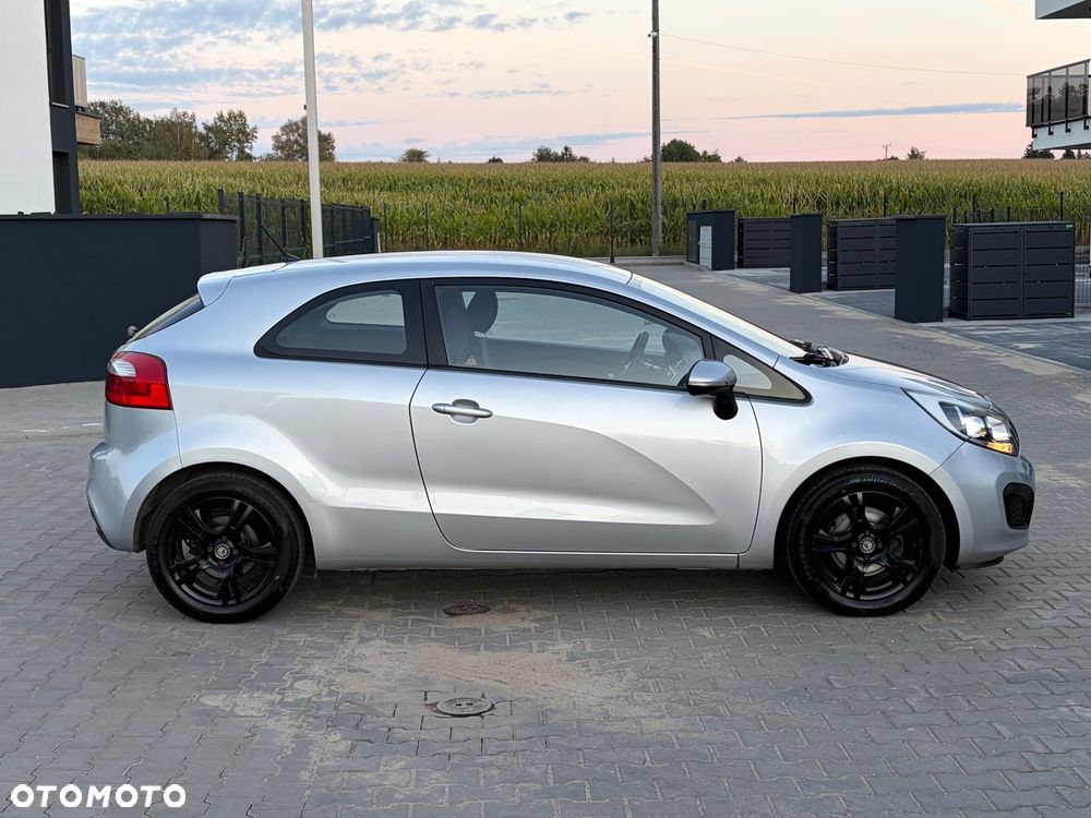 Kia Rio 2012 photo 2