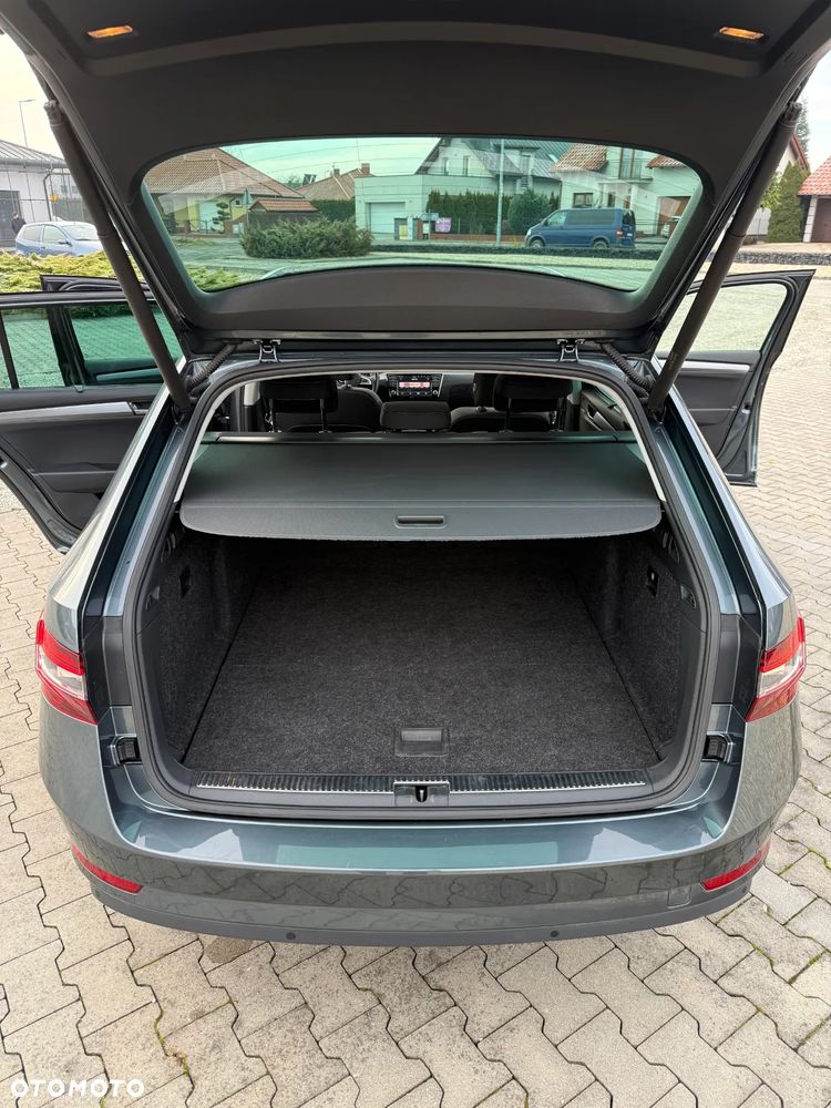 Skoda Superb 2.0 TDI Style DSG - 26