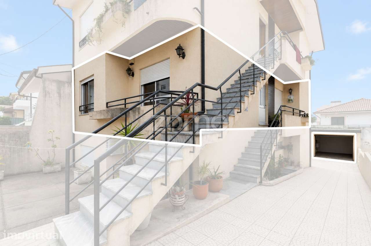 Andar-Moradia T2 com 3 Varandas e Garagem BOX em Folgosa, Maia. - Grande imagem: 2/53