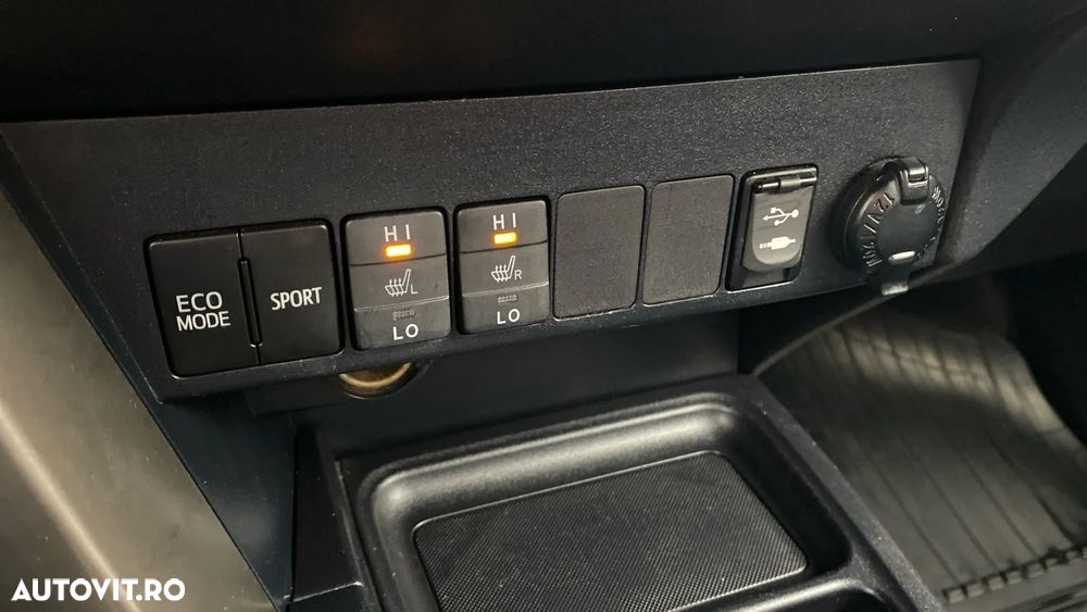 Toyota RAV4 2.2 D-4CAT 4WD Aut Luxury - 17