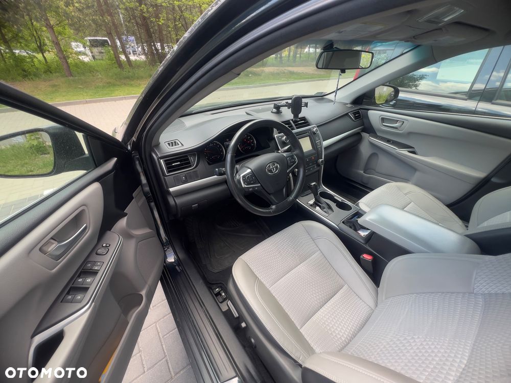 Toyota Camry - 13