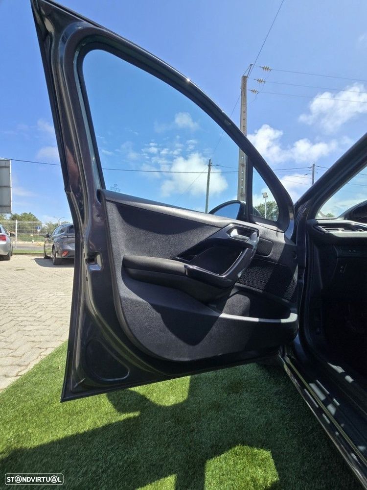 Peugeot 208 1.2 PureTech Allure - 7