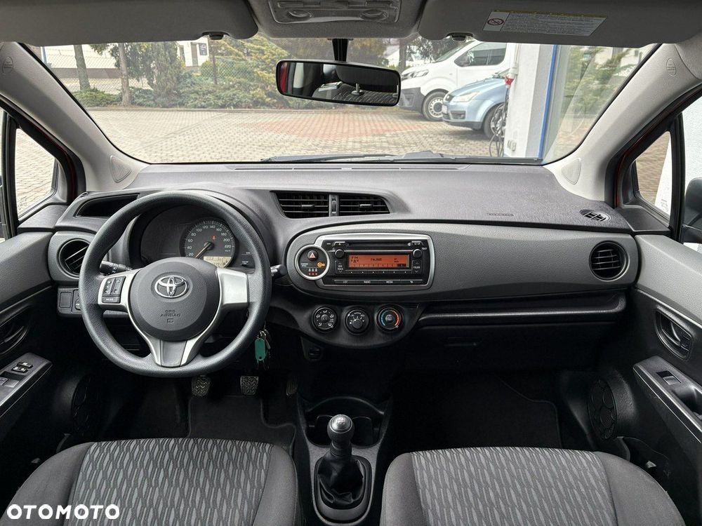 Toyota Yaris - 10