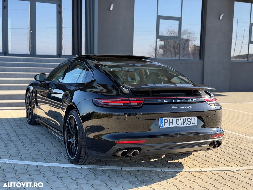 Porsche Panamera 4S - 5