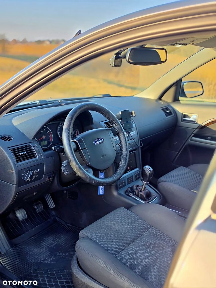 Ford Mondeo 2.0 Ghia - 5