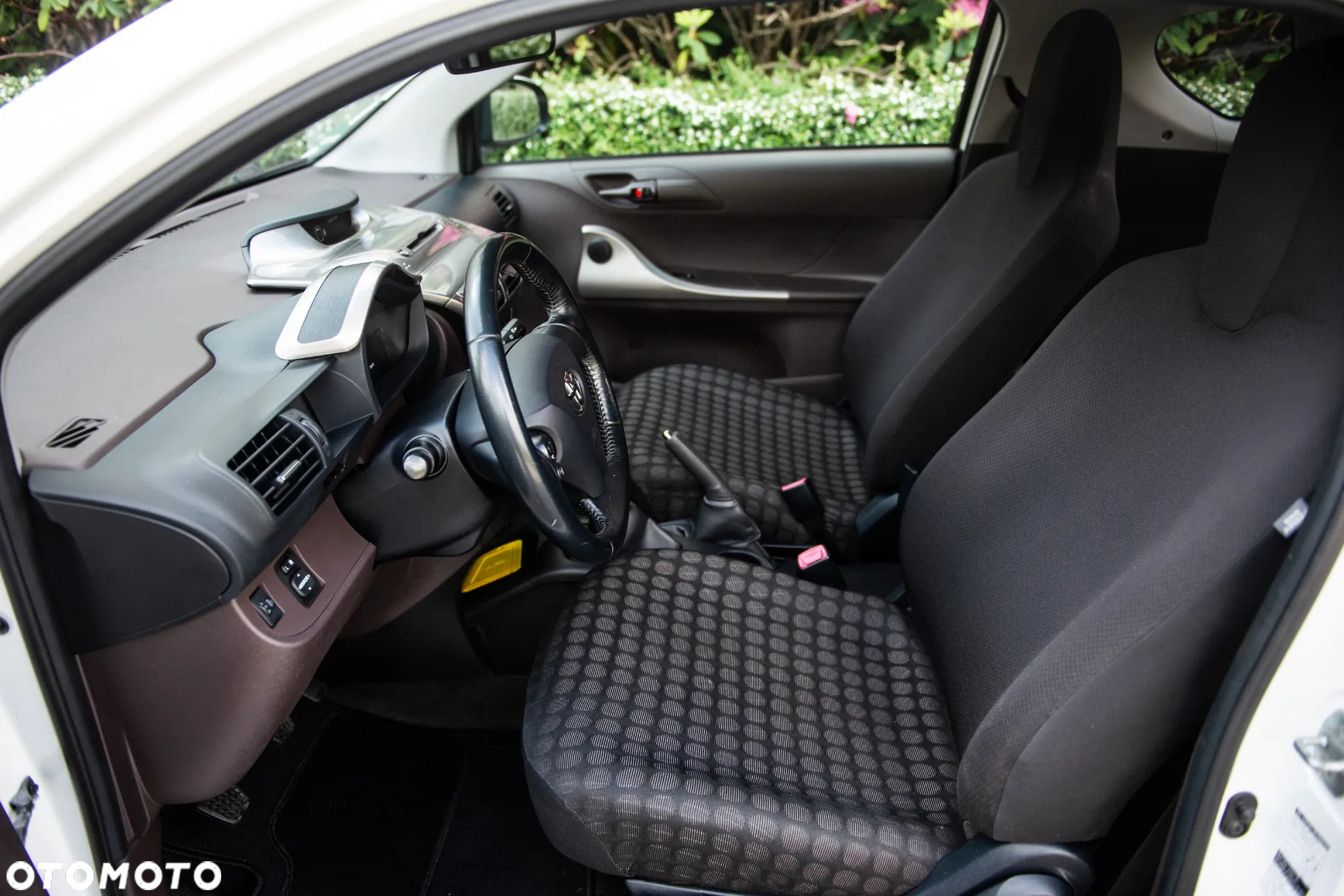 Toyota iQ 1.0 Sol - 16