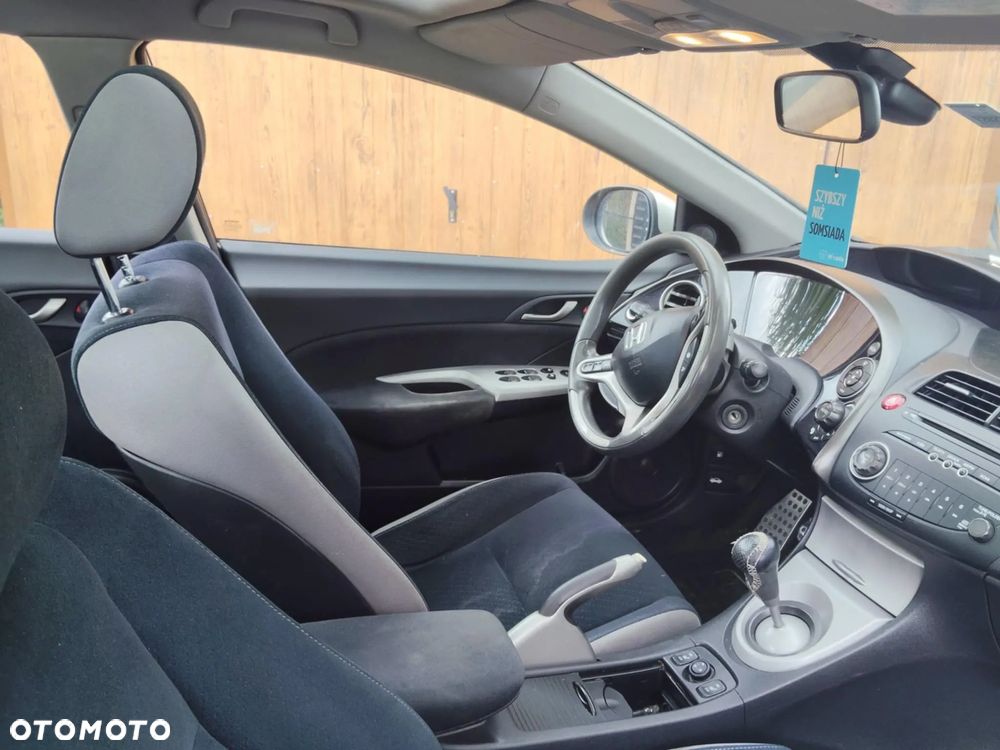 Honda Civic 1.8 Comfort - 11