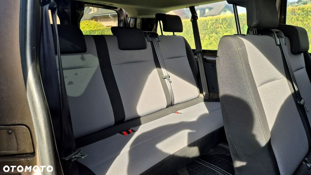 Peugeot Traveller - 13