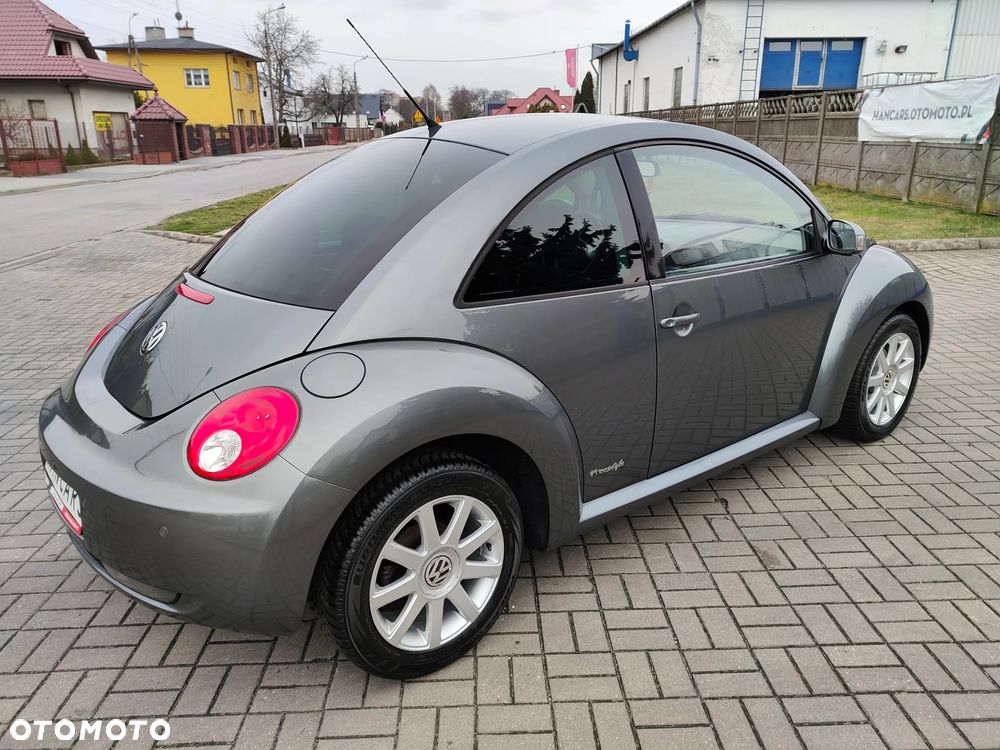 Volkswagen New Beetle - 6