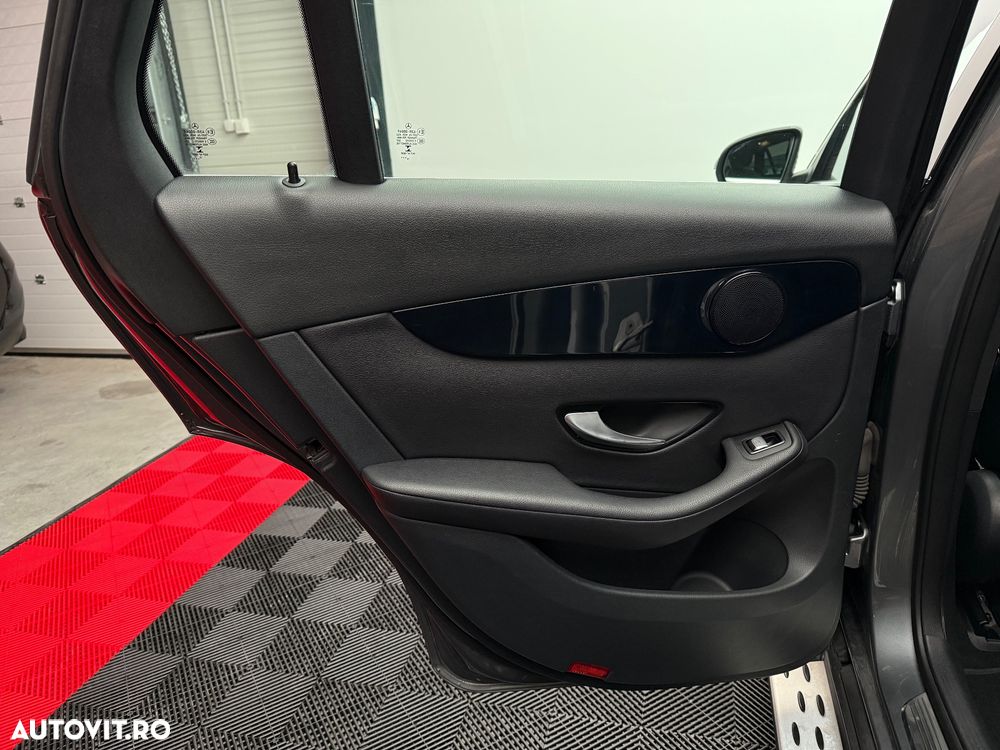 Mercedes-Benz GLC 220 d 4MATIC 9G-TRONIC - 25