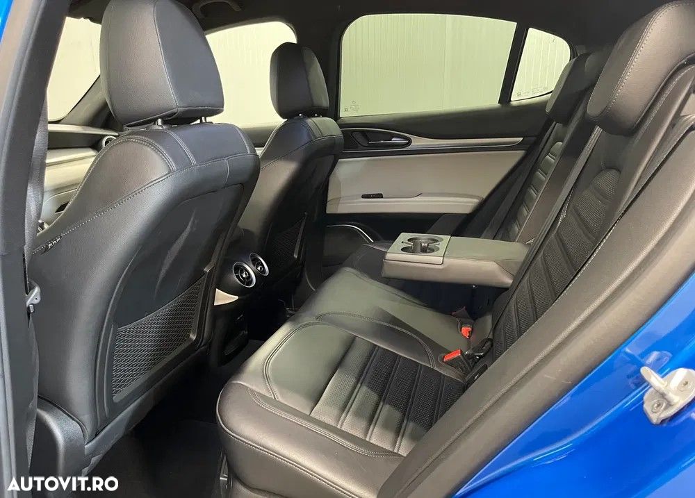 Alfa Romeo Stelvio 2.2 JTDM AWD AT8 Veloce - 10