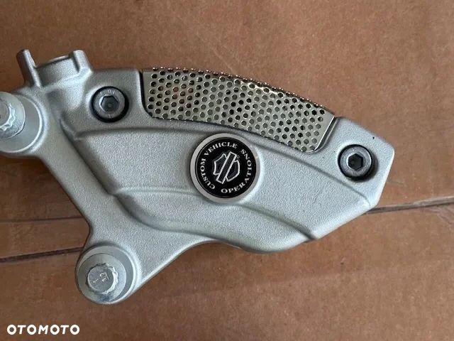 ZACISK ZACISKI HAMULCOWE PRZÓD BREMBO HARLEY TOURING CVO - 5