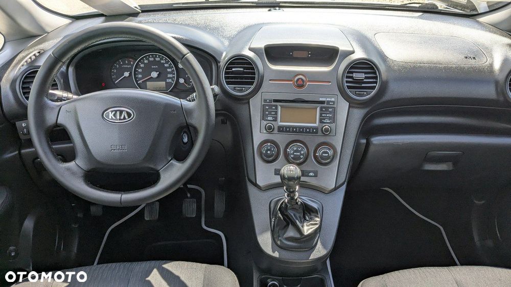 Kia Carens - 25