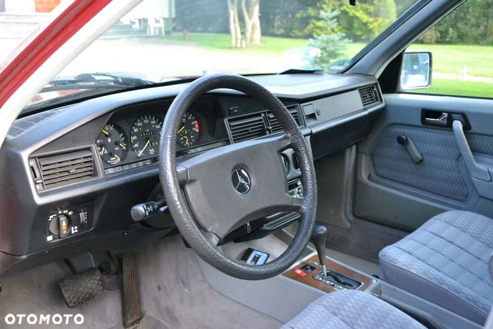 Mercedes-Benz W201 (190) - 8