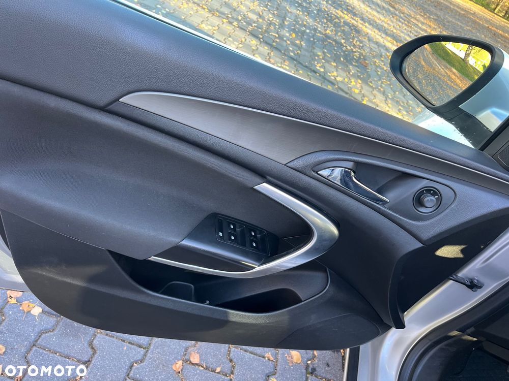 Opel Insignia - 12
