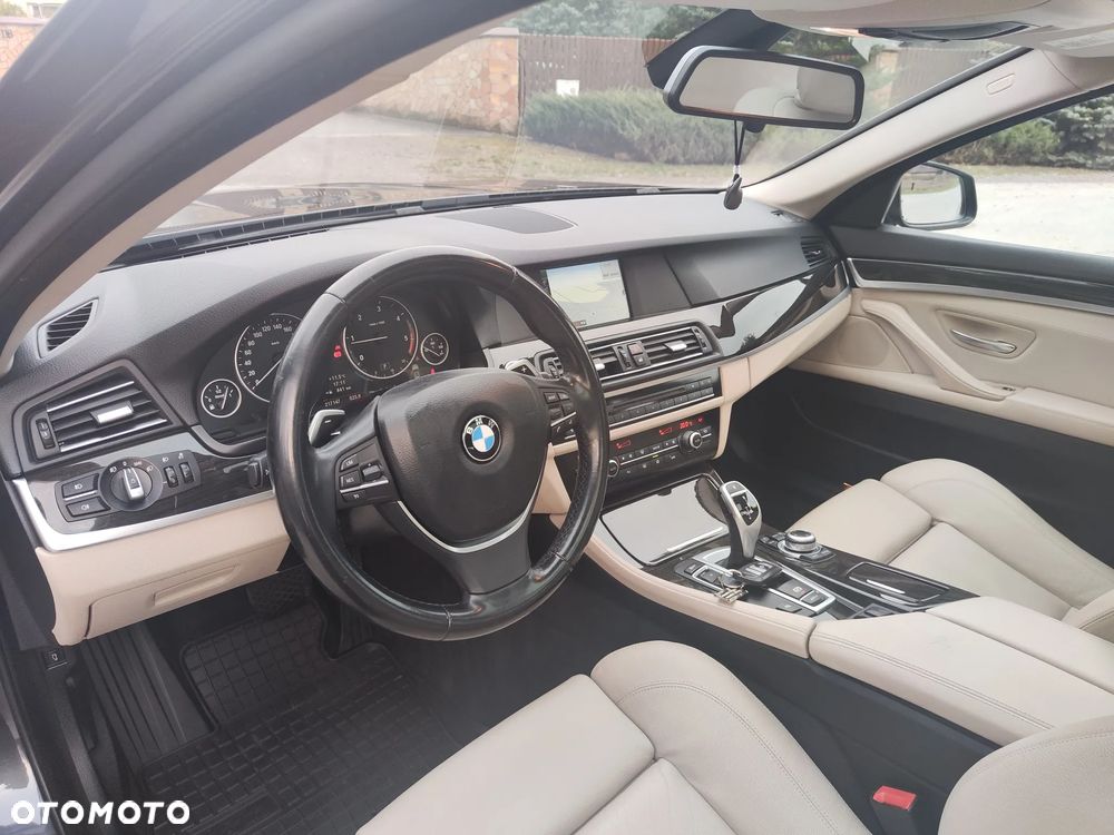BMW Seria 5 520d Luxury Line - 9